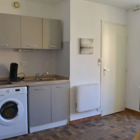 Apartment Cosy 2 Pieces, Clim Mobile, Pres De La Plage, 4 Couchages, - Fr-1-229b-84 *